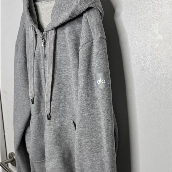 Alo Yoga Accolade Full Zip Hoodie in Athletic Heather Grey - Picture 3 of 4